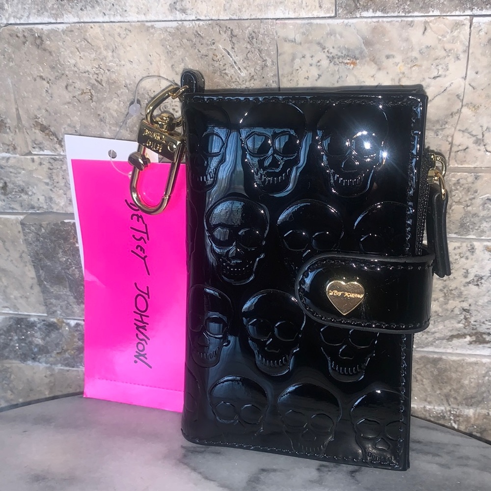 Betsey Johnson Skull Keychain Wallet